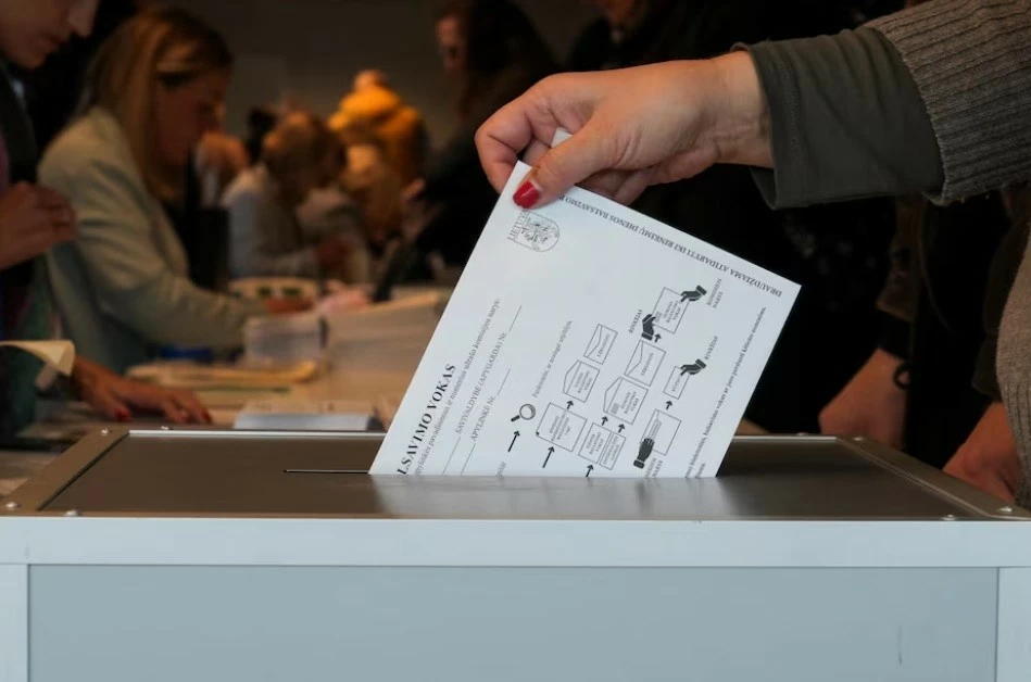 Lithuania bắt đầu tổng tuyển cử Lithuania bắt đầu tổng tuyển cử giữa bộn bề lo ngại