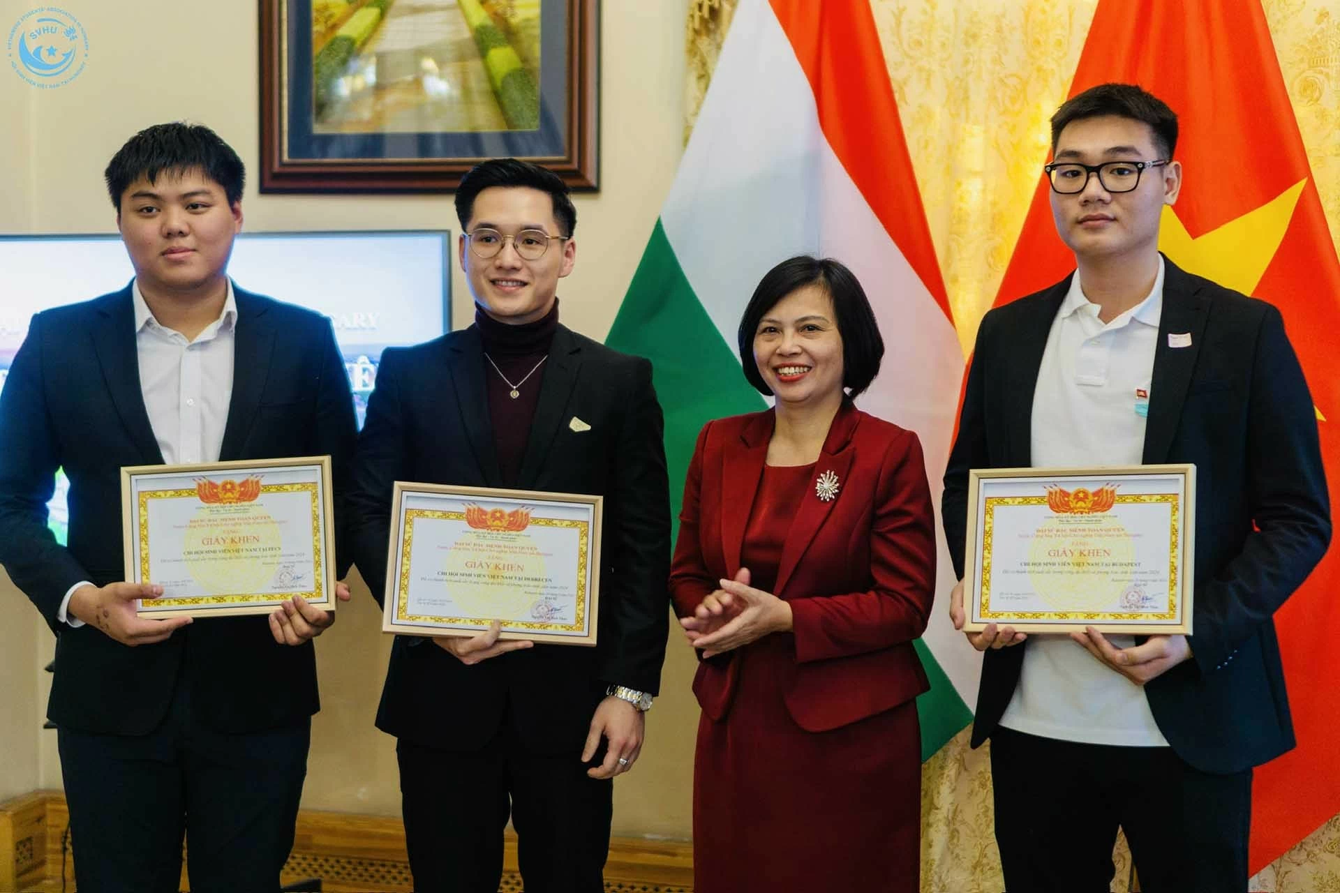 Đại sứ quán Việt Nam tại Hungary tổ chức gặp mặt tân sinh viên năm học 2024-2025