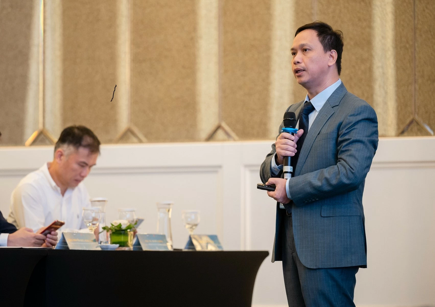 Toàn cảnh Tọa đàm “Đối thoại chính sách: Phục hồi tăng trưởng - Triển vọng và thách thức VEPR: Với kịch bản cao, tăng trưởng kinh tế Việt Nam sẽ đạt mục tiêu mới 7% của Chính phủ