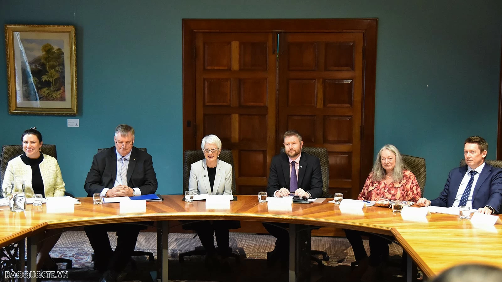 Phó Thủ tướng Chính phủ, Bộ trưởng Ngoại giao Bùi Thanh Sơn thăm, trò chuyện với sinh viên Đại học Adelaide, Australia Phó Thủ tướng Chính phủ, Bộ trưởng Ngoại giao Bùi Thanh Sơn thăm, trò chuyện với sinh viên Đại học Adelaide, Australia