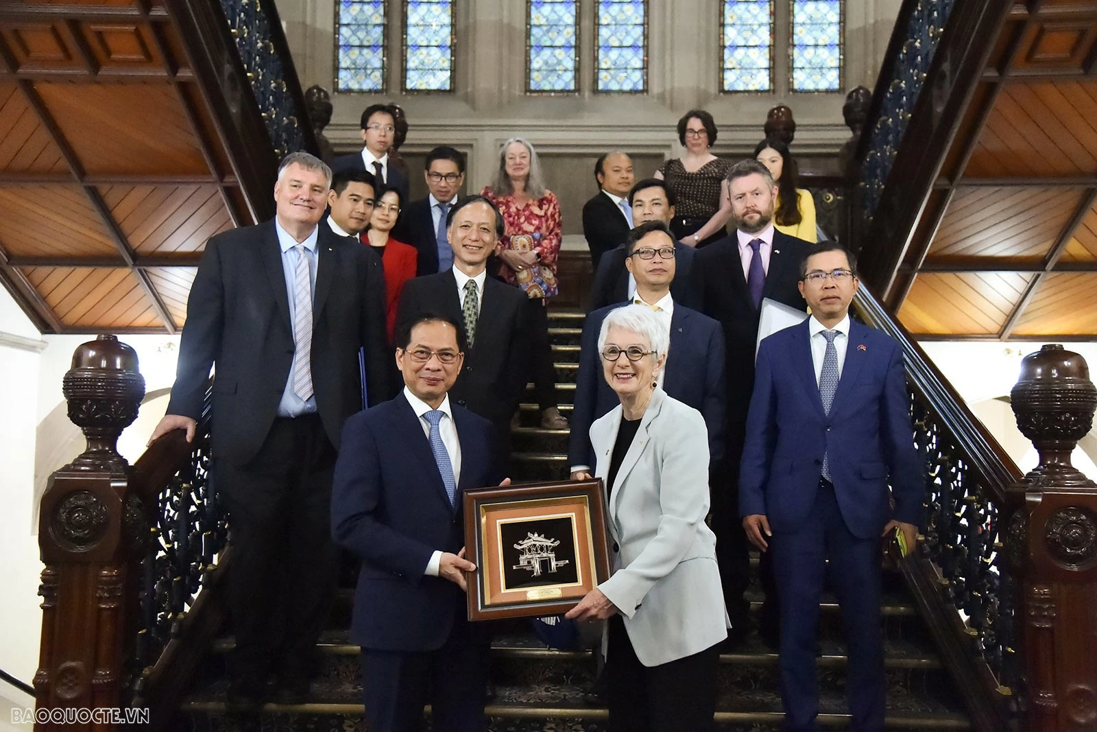 Phó Thủ tướng Chính phủ, Bộ trưởng Ngoại giao Bùi Thanh Sơn thăm, trò chuyện với sinh viên Đại học Adelaide, Australia Phó Thủ tướng Chính phủ, Bộ trưởng Ngoại giao Bùi Thanh Sơn thăm, trò chuyện với sinh viên Đại học Adelaide, Australia