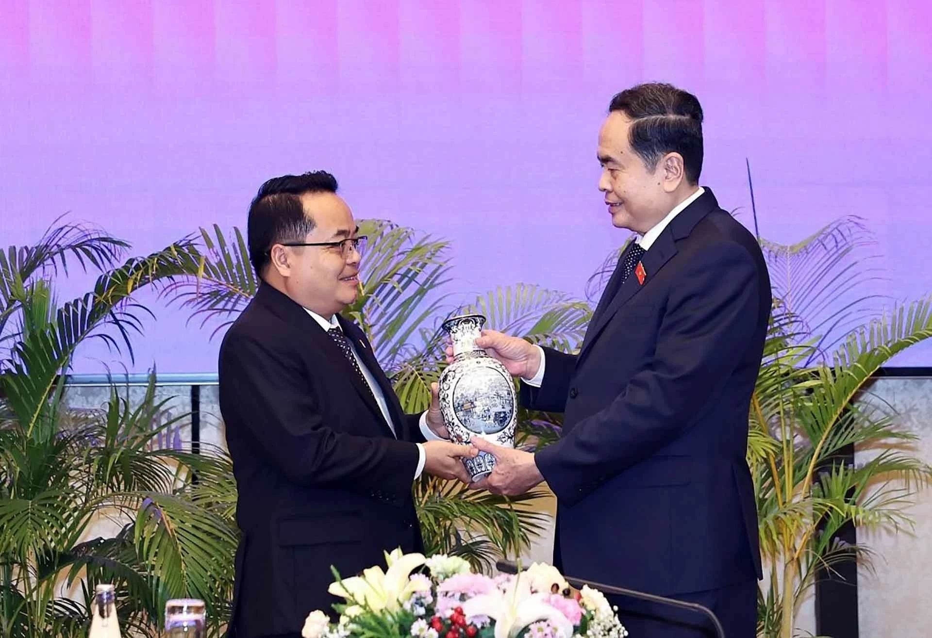 Việt Nam-Lào: Tăng cường hơn nữa hợp tác kiểm toán, xứng tầm quan hệ hai nước Việt Nam-Lào: Tăng cường hơn nữa hợp tác kiểm toán, xứng tầm quan hệ hai nước