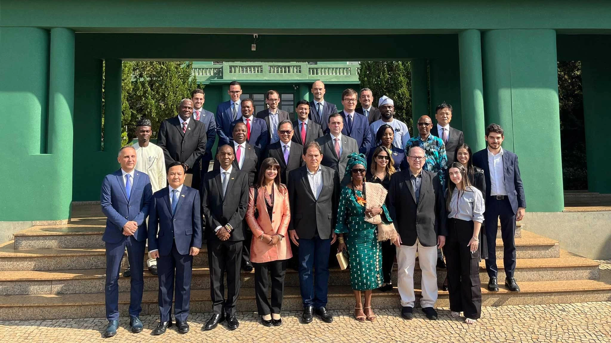 Đại sứ Bùi Văn Nghị thăm và dự các hoạt động tại bang Goias, Brazil Đại sứ Bùi Văn Nghị thăm và dự các hoạt động tại bang Goias, Brazil