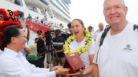 Vị khách du lịch quốc tế thứ 3 triệu với hành trình thú vị tại Quảng Ninh