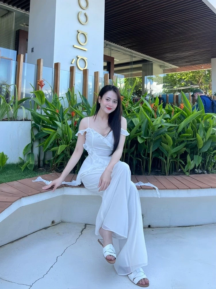 Nhan sắc diễn viên Việt Hoa phim Độc đạo Nhan sắc diễn viên Việt Hoa phim Độc đạo