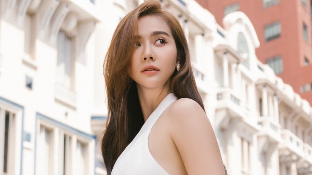 Phan Minh Huyền chuộng phong cách trang điểm ngọt ngào với tông tươi sáng