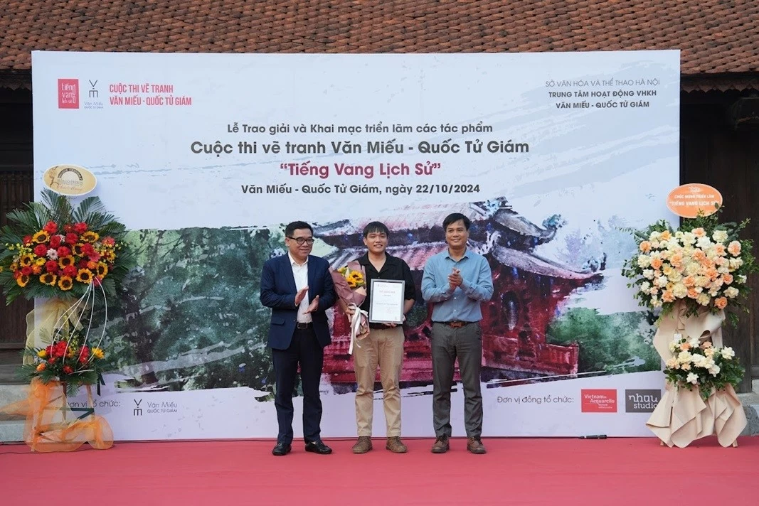 Trao giải các tác phẩm cuộc thi vẽ tranh Văn Miếu-Quốc Tử Giám 'Tiếng vang lịch sử' Trao giải các tác phẩm cuộc thi vẽ tranh Văn Miếu-Quốc Tử Giám 'Tiếng vang lịch sử'
