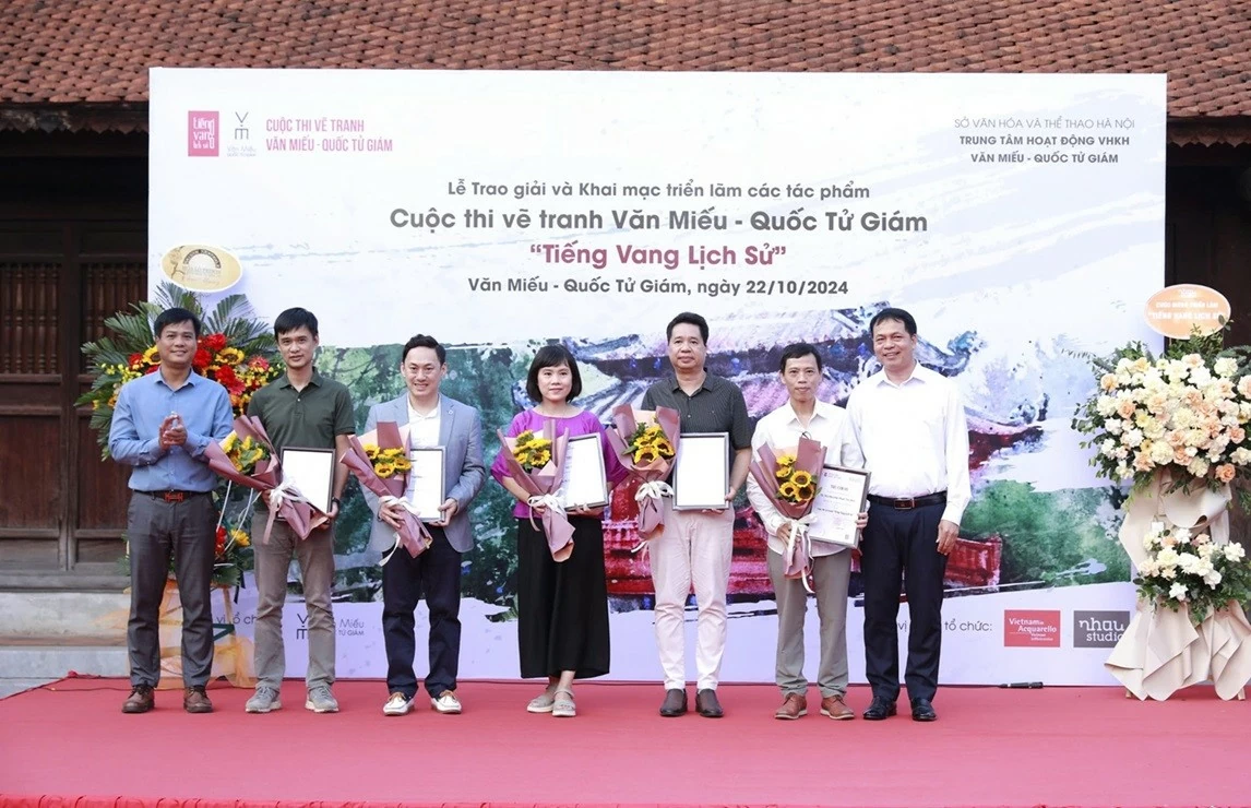 Trao giải các tác phẩm cuộc thi vẽ tranh Văn Miếu-Quốc Tử Giám 'Tiếng vang lịch sử' Trao giải các tác phẩm cuộc thi vẽ tranh Văn Miếu-Quốc Tử Giám 'Tiếng vang lịch sử'