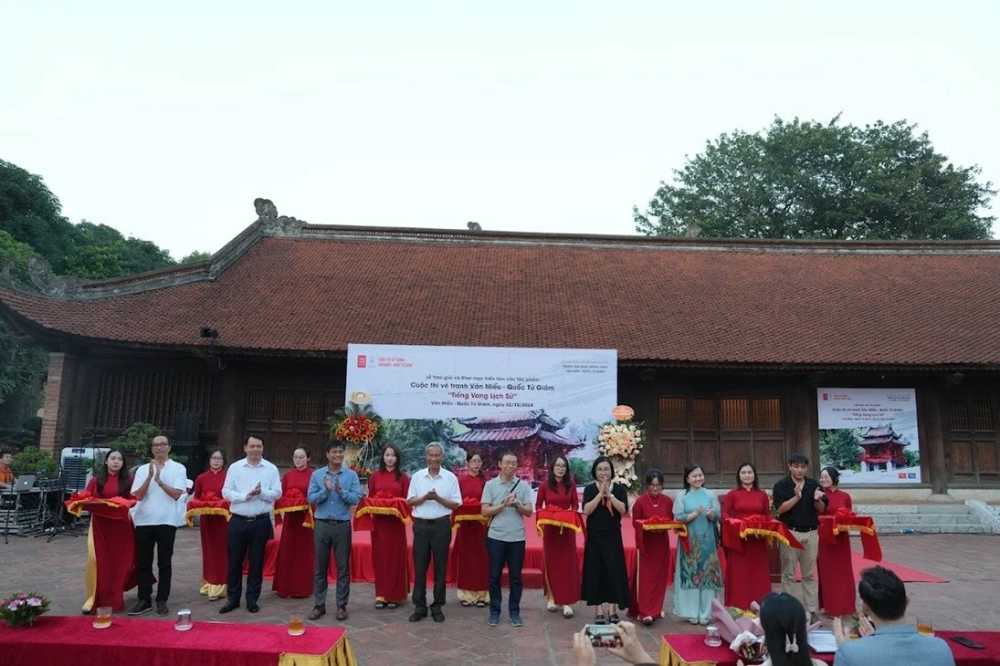 Trao giải các tác phẩm cuộc thi vẽ tranh Văn Miếu-Quốc Tử Giám 'Tiếng vang lịch sử' Trao giải các tác phẩm cuộc thi vẽ tranh Văn Miếu-Quốc Tử Giám 'Tiếng vang lịch sử'