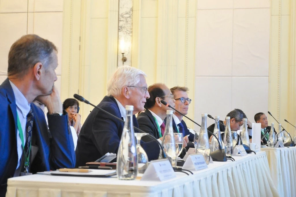 Hội thảo Biển Đông lần thứ 16 Hội thảo Biển Đông lần thứ 16