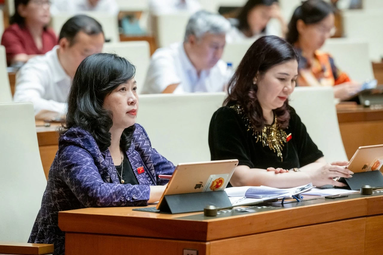 Hôm nay 24/10, Quốc hội nghe, thảo luận 3 dự án Luật sửa đổi: Bảo hiểm y tế, Công đoàn và án Luật Dữ liệu Hôm nay 24/10, Quốc hội nghe, thảo luận 3 dự án Luật sửa đổi: Bảo hiểm y tế, Công đoàn và án Luật Dữ liệu