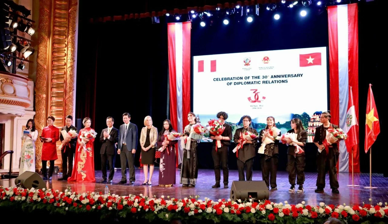 Đêm hòa nhạc thắp sáng tình hữu nghị Việt Nam-Peru Đêm hòa nhạc thắp sáng tình hữu nghị Việt Nam-Peru