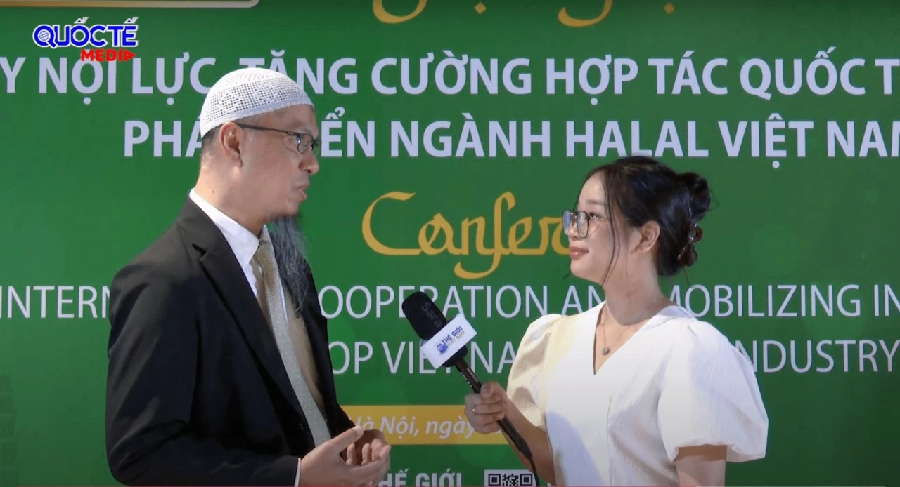 Ông Surapon Kukabi, chuyên gia từ Hội đồng Hồi giáo Trung ương Thái Lan (CICOT) cho rằng Việt Nam nên bắt đầu nghiêm túc học hỏi và tiếp cận thị trường Halal, nắm vững những kiến thức từ các quốc gia khác. (Nguồn: Quốc tế Media) Ông Surapon Kukabi, chuyên gia từ Hội đồng Hồi giáo Trung ương Thái Lan (CICOT) cho rằng Việt Nam nên bắt đầu nghiêm túc học hỏi và tiếp cận thị trường Halal, nắm vững những kiến thức từ các quốc gia khác. (Nguồn: Quốc tế Media)