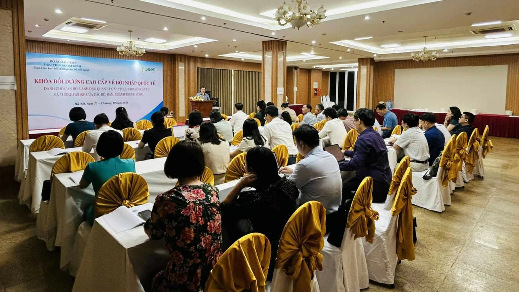 Học viện Ngoại giao tổ chức khóa bồi dưỡng cao cấp về hội nhập quốc tế cho cán bộ lãnh đạo cấp Vụ của các bộ, ban, ngành Trung ương Học viện Ngoại giao tổ chức khóa bồi dưỡng cao cấp về hội nhập quốc tế cho cán bộ lãnh đạo cấp Vụ của các bộ, ban, ngành Trung ương