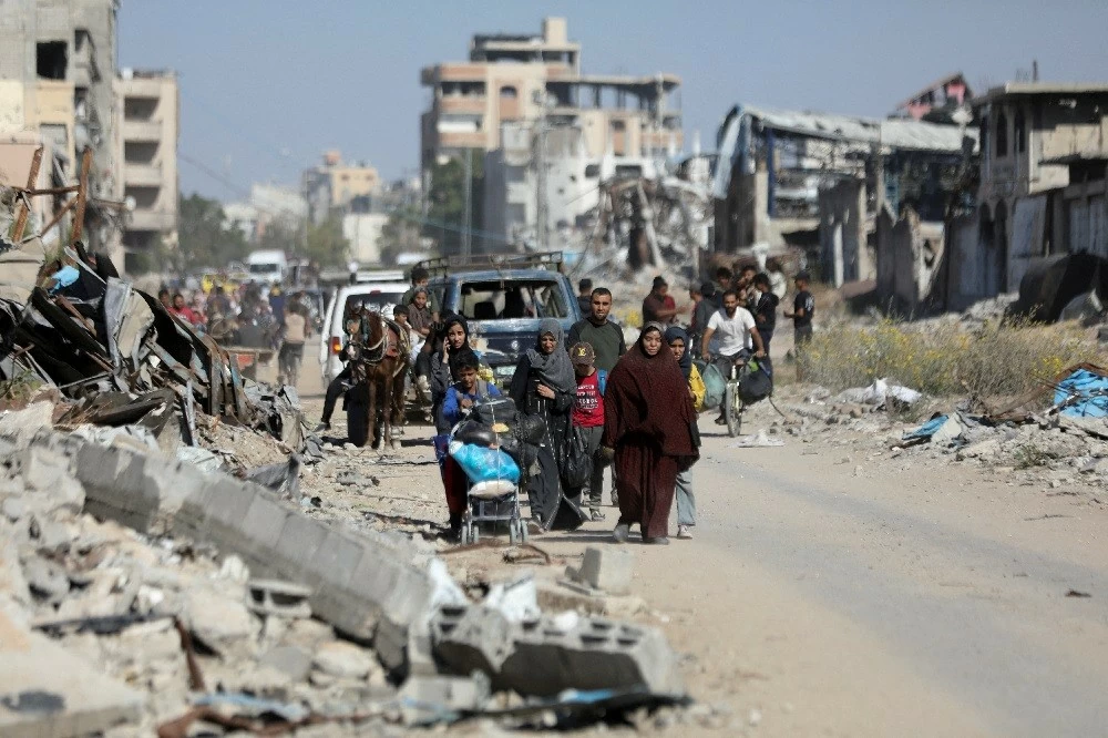 Người dân Palestine phải di tản theo lệnh của quân đội Israel rời khỏi phía bắc Gaza chạy trốn trong một chiến dịch quân sự của Israel, tại Jabalia ở phía bắc Dải Gaza, ngày 22 tháng 10 năm 2024. REUTERS Người dân Palestine phải di tản theo lệnh của quân đội Israel rời khỏi phía bắc Gaza chạy trốn trong một chiến dịch quân sự của Israel, tại Jabalia ở phía bắc Dải Gaza, ngày 22 tháng 10 năm 2024. REUTERS