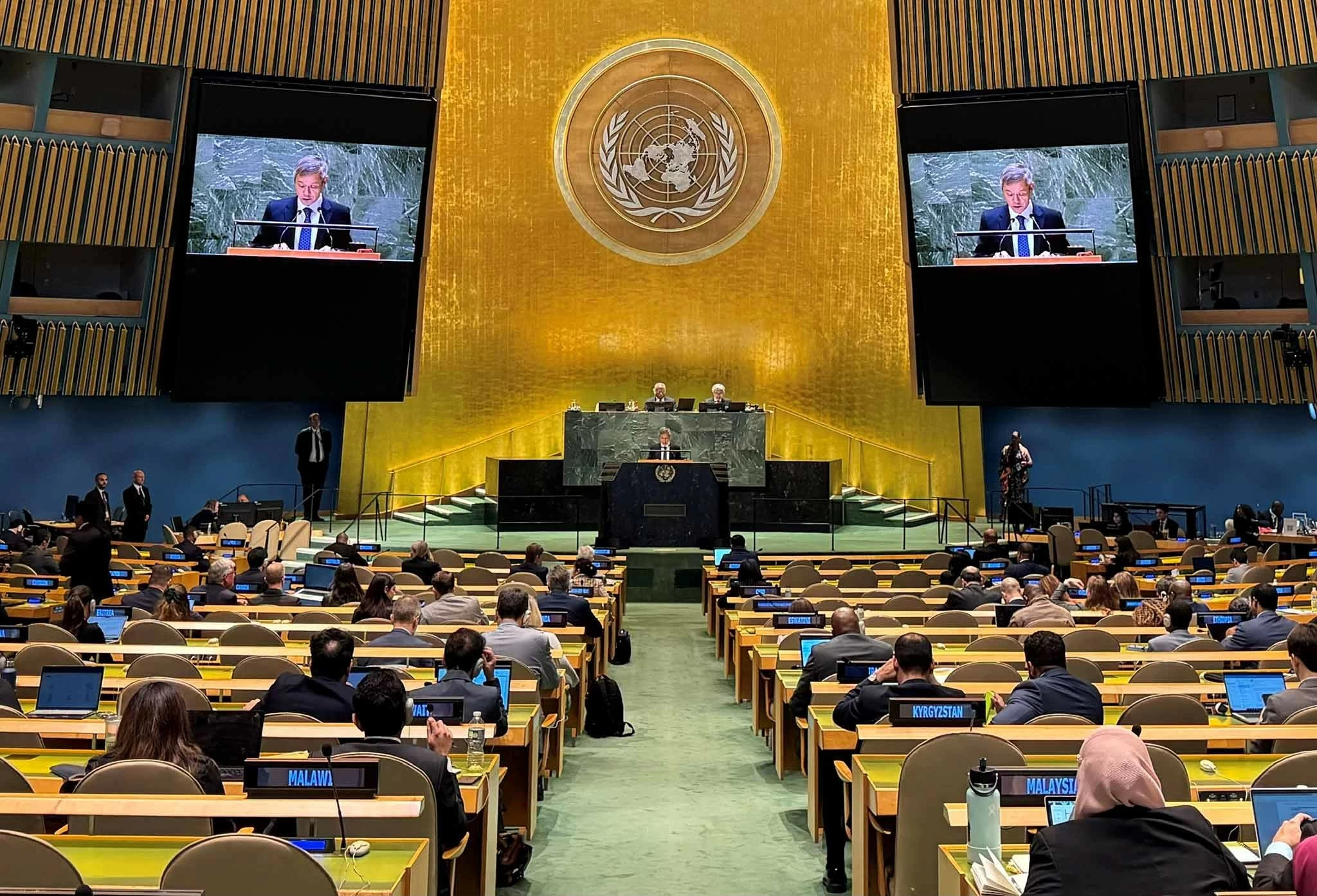 Việt Nam khẳng định các quốc gia có nghĩa vụ thực thi các phán quyết của Tòa án Công lý quốc tế một cách thiện chí Việt Nam khẳng định các quốc gia có nghĩa vụ thực thi các phán quyết của Tòa án Công lý quốc tế một cách thiện chí