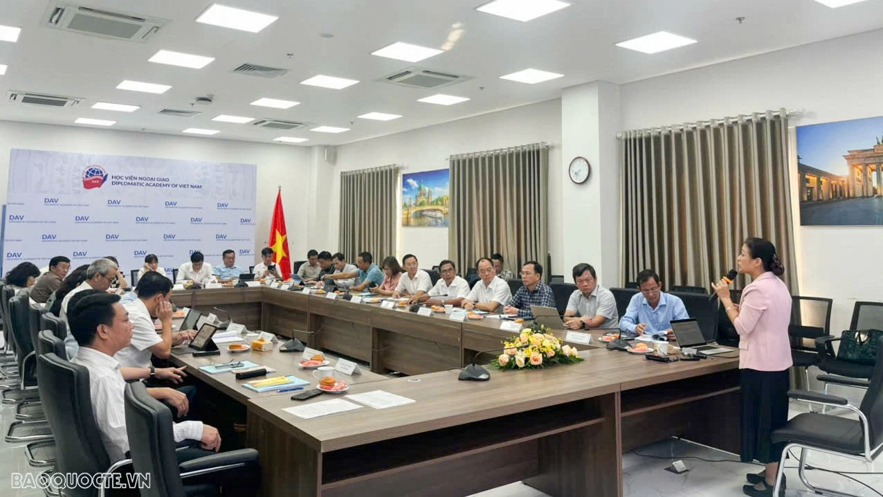 Chương trình cập nhật các vấn đề quốc tế và chính sách đối ngoại Việt Nam dành cho lãnh đạo địa phương Chương trình cập nhật các vấn đề quốc tế và chính sách đối ngoại Việt Nam dành cho lãnh đạo địa phương