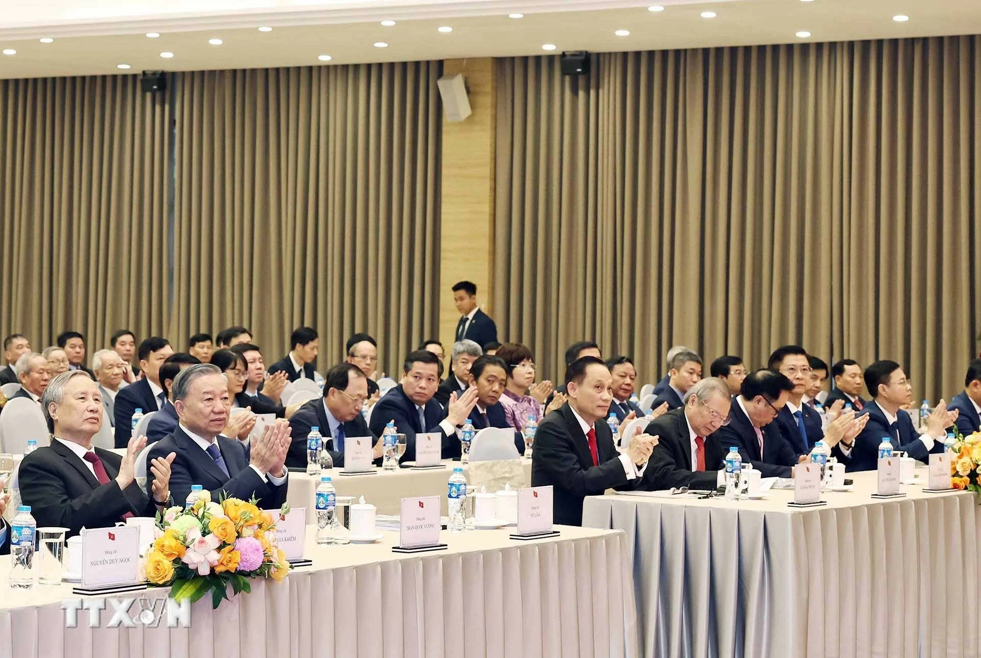 Phát biểu của Tổng Bí thư Tô Lâm tại Kỷ niệm 75 năm Ngày truyền thống Ban Đối ngoại Trung ương Phát biểu của Tổng Bí thư Tô Lâm tại Kỷ niệm 75 năm Ngày truyền thống Ban Đối ngoại Trung ương