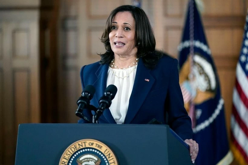 Phong cách đầy quyền lực của bà Kamala Harris Phong cách đầy quyền lực của bà Kamala Harris