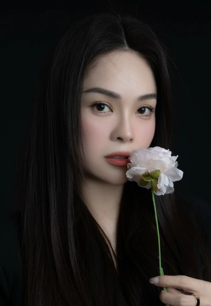 Diễn viên Dương Cẩm Lynh khoe nhan sắc mặn mà Diễn viên Dương Cẩm Lynh khoe nhan sắc mặn mà