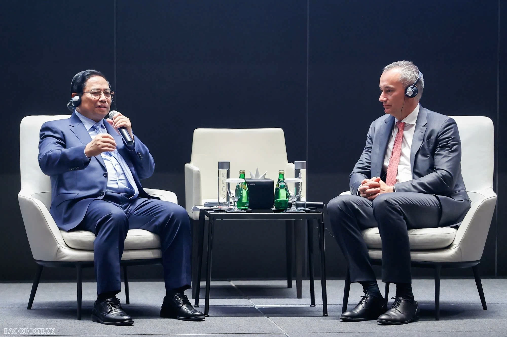 Việt Nam và UAE sẽ cùng nhau viết nên một chương mới rực rỡ hơn trong quan hệ hai nướcĐ Việt Nam và UAE sẽ cùng nhau viết nên một chương mới rực rỡ hơn trong quan hệ hai nướcĐ