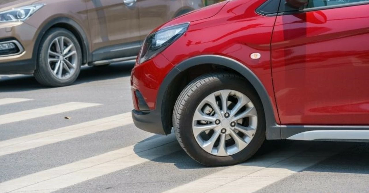 Gặp biển nào xe được phép quay đầu nhưng không được rẽ trái? Gặp biển nào xe được phép quay đầu nhưng không được rẽ trái?