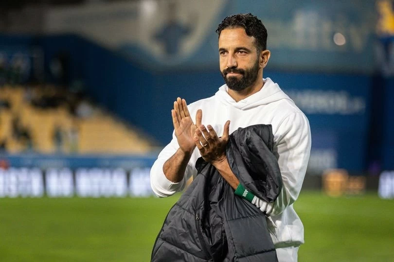 Sporting Lisbon yêu cầu MU chi thêm tiền thương vụ HLV Ruben Amorim Sporting Lisbon yêu cầu MU chi thêm tiền thương vụ HLV Ruben Amorim