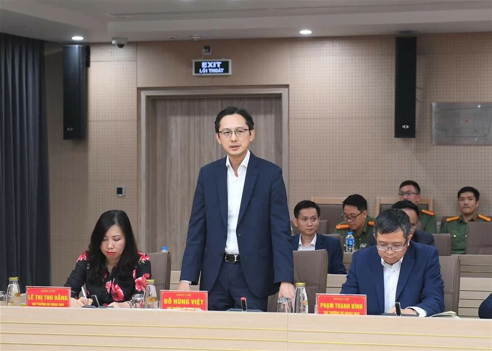 Thứ trưởng Đỗ Hùng Việt phát biểu tại buổi gặp mặt. (Nguồn: Bộ Công an) Thứ trưởng Đỗ Hùng Việt phát biểu tại buổi gặp mặt. (Nguồn: Bộ Công an)