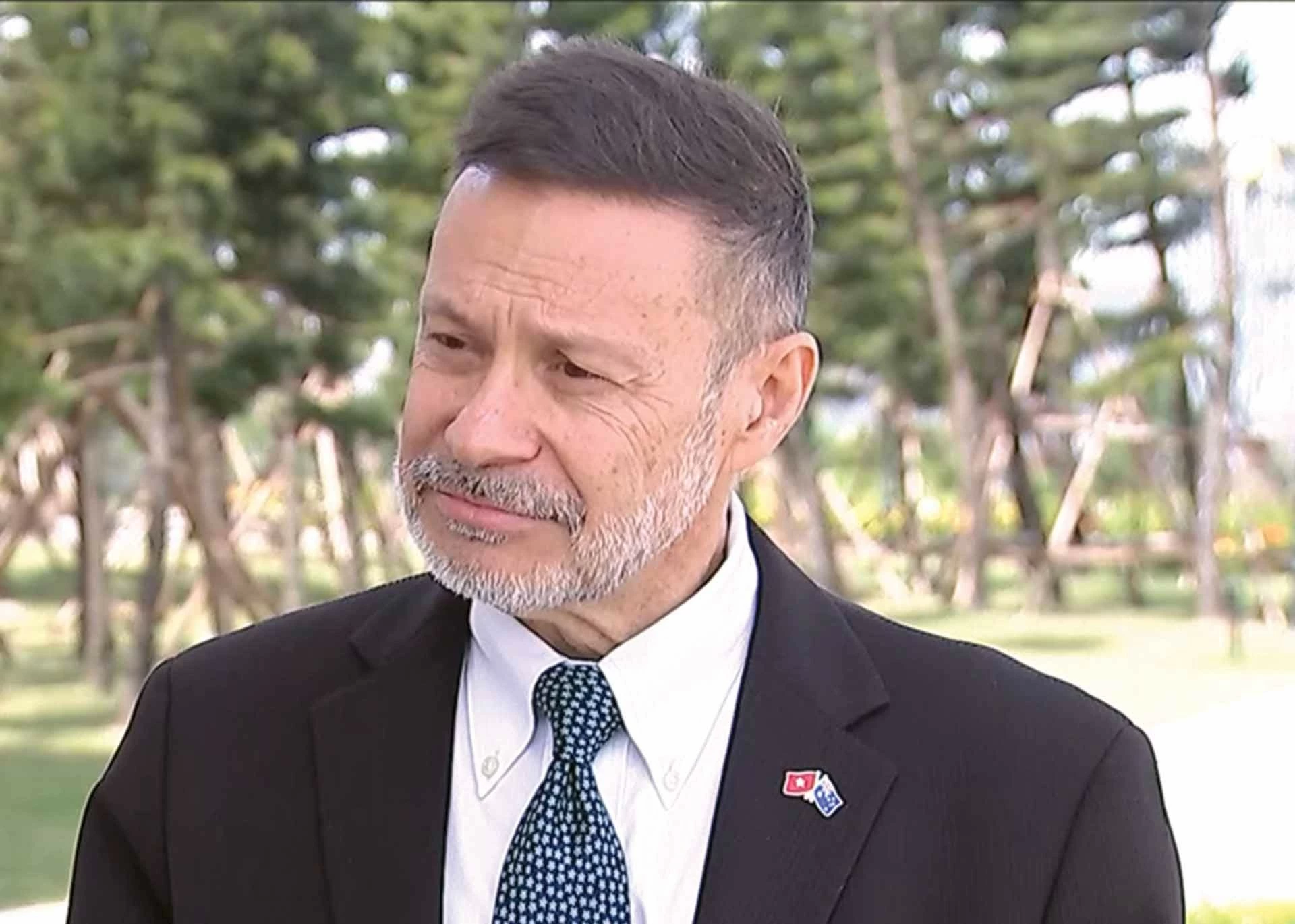 Đại sứ Australia Andrew Goledzinowski. Đại sứ Australia Andrew Goledzinowski.