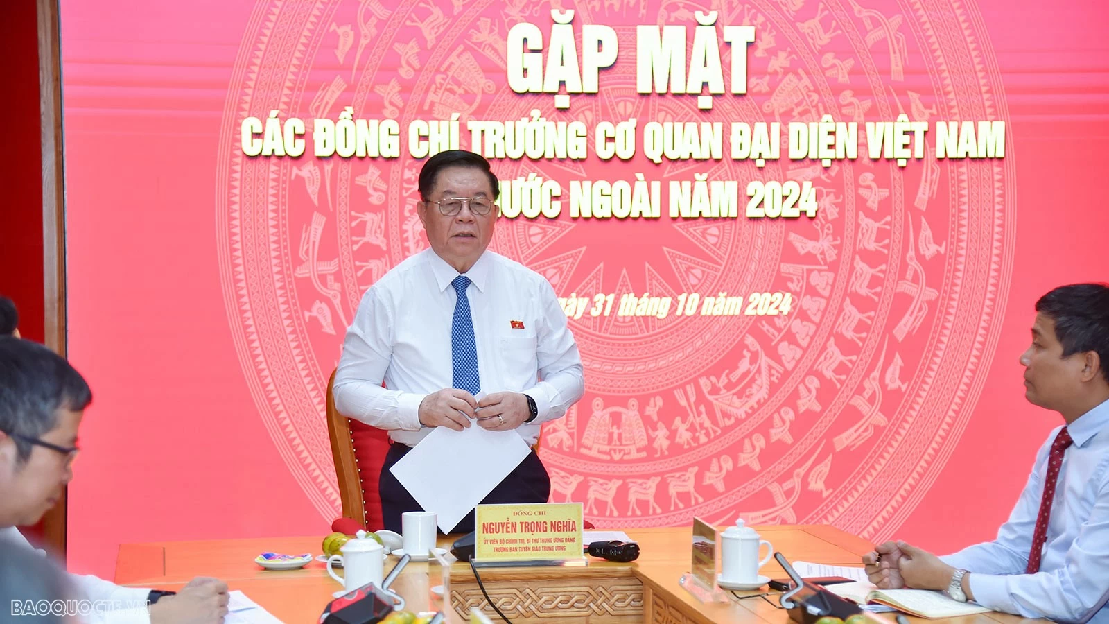 Ban Tuyên giáo Trung ương làm việc với Đoàn Trưởng cơ quan đại diện Việt Nam ở nước ngoài nhiệm kỳ 2024-2027 Ban Tuyên giáo Trung ương làm việc với Đoàn Trưởng cơ quan đại diện Việt Nam ở nước ngoài nhiệm kỳ 2024-2027