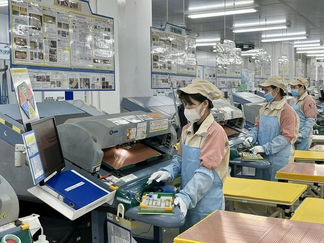 Xanh hóa ngành công nghiệp: Doanh nghiệp Hà Nội... Xanh hóa ngành công nghiệp: Doanh nghiệp Hà Nội...