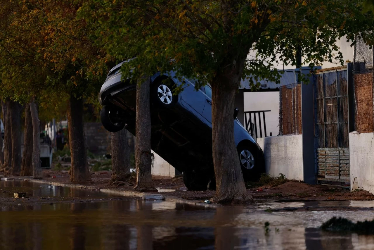 Khung cảnh ngổn ngang sau trận lũ quét kinh hoàng ở Tây Ban Nha Khung cảnh ngổn ngang sau trận lũ quét kinh hoàng ở Tây Ban Nha