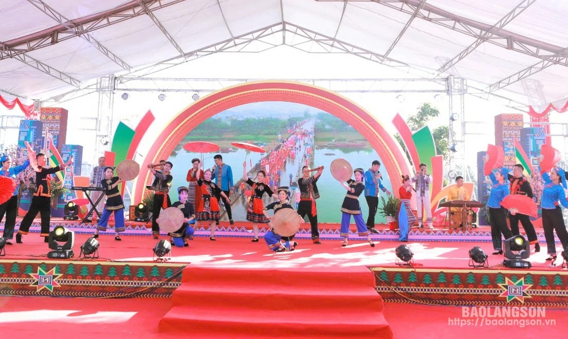 Rực rỡ Ngày hội văn hóa các dân tộc vùng Đông Bắc 2024: Bản sắc và đoàn kết Rực rỡ Ngày hội văn hóa các dân tộc vùng Đông Bắc 2024: Bản sắc và đoàn kết