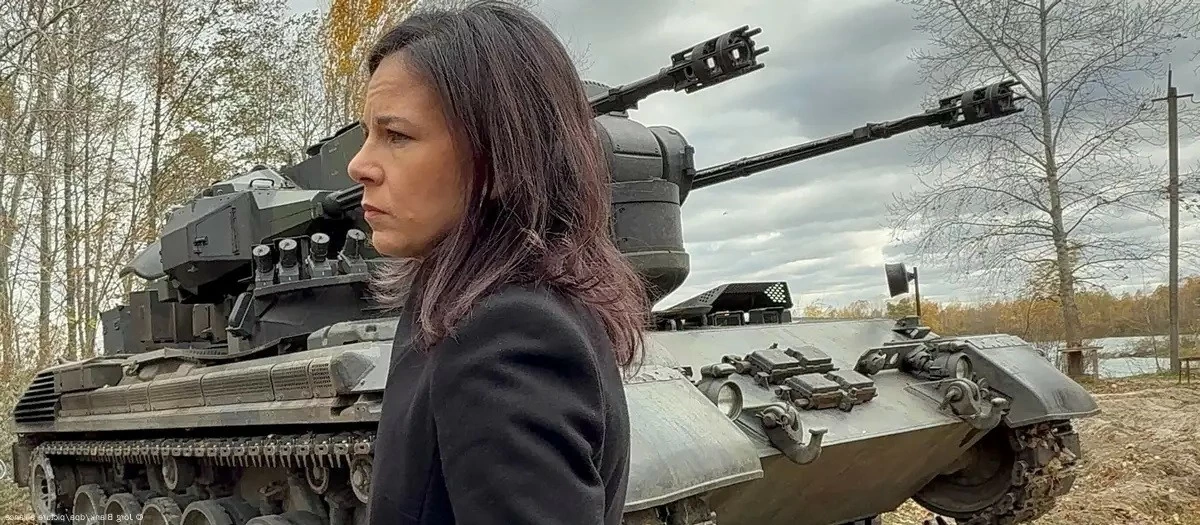 Ukraine tỏ thành ý đàm phán với Nga một vấn đề, bất ngờ đón khách mang theo gói 'quà' quý khi mùa Đông đến gần Ukraine tỏ thành ý đàm phán với Nga một vấn đề, bất ngờ đón khách mang theo gói 'quà' quý khi mùa Đông đến gần