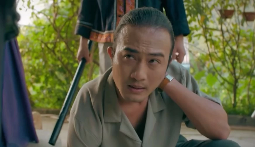 Độc đạo tập 30: Hồng (Doãn Quốc Đam) bị đánh, vì sao? Độc đạo tập 30: Hồng (Doãn Quốc Đam) bị đánh, vì sao?