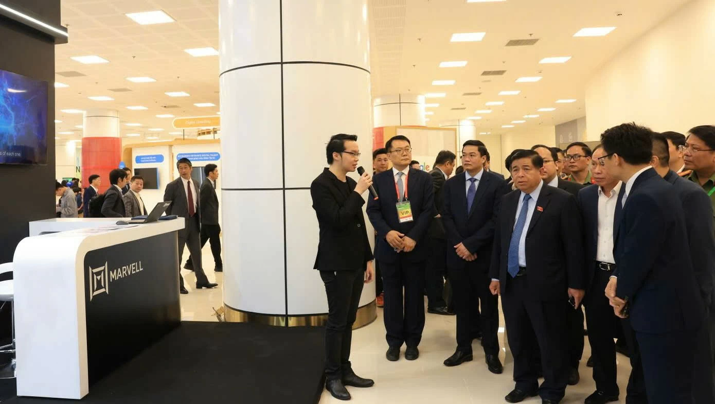 Mỗi kỹ sư sẽ là một 'viên gạch' xây dựng nên 'tòa nhà' công nghiệp bán dẫn Việt Nam vững chắc Mỗi kỹ sư sẽ là một 'viên gạch' xây dựng nên 'tòa nhà' công nghiệp bán dẫn Việt Nam vững chắc