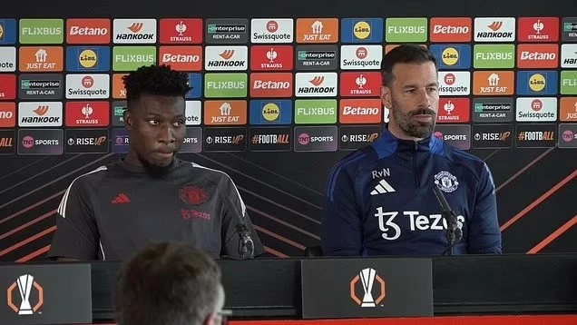 100% cầu thủ muốn MU giữ HLV tạm quyền Ruud van Nistelrooy 100% cầu thủ muốn MU giữ HLV tạm quyền Ruud van Nistelrooy