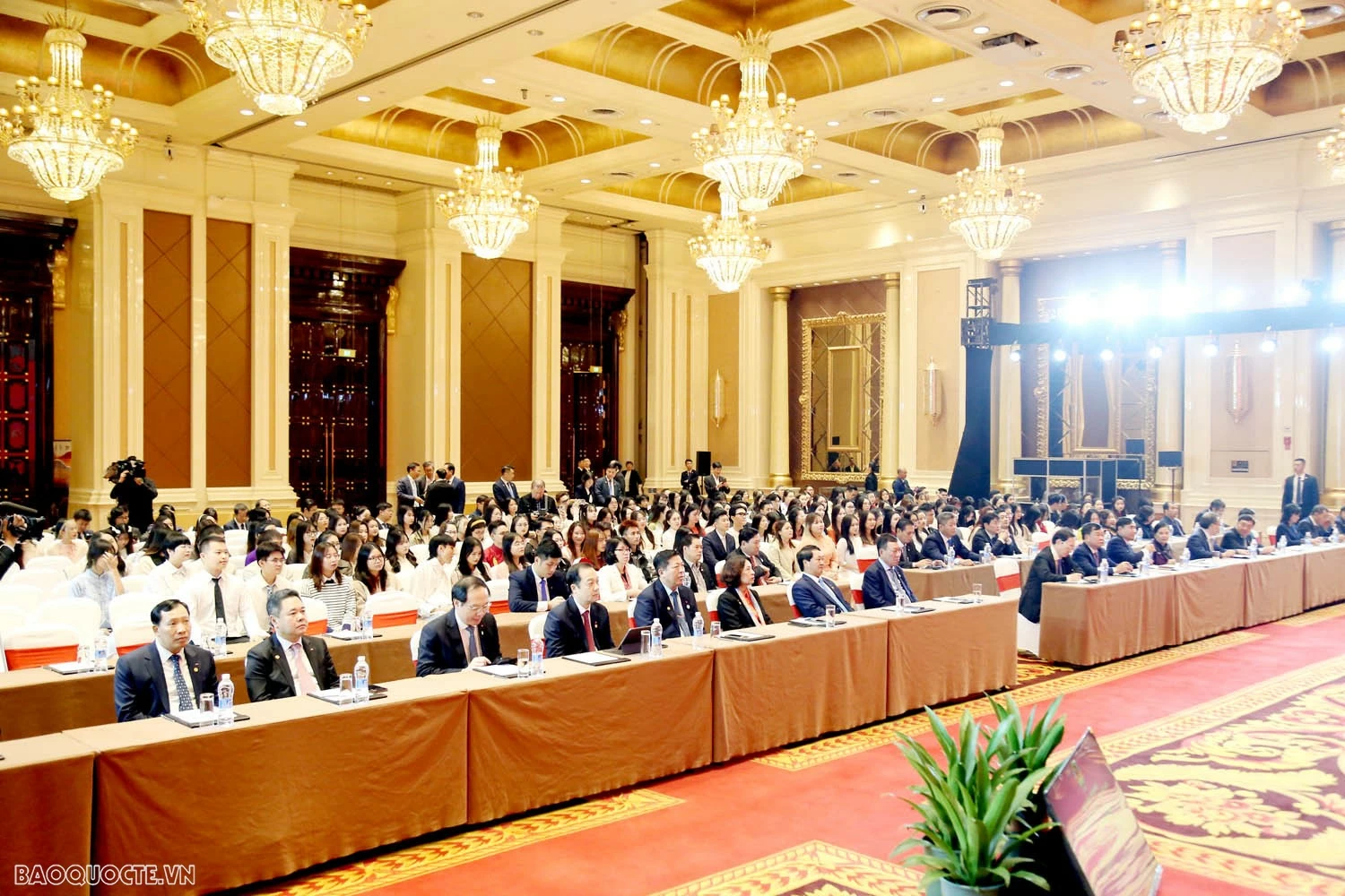 Thủ tướng Chính phủ Phạm Minh Chính đánh giá cao những nỗ lực to lớn của cộng đồng người Việt Nam ở nước ngoài đã phát huy tốt truyền thống Thủ tướng Chính phủ Phạm Minh Chính: Cộng đồng người Việt ở Trùng Khánh cần phát huy tốt truyền thống 'tương thân tương ái'