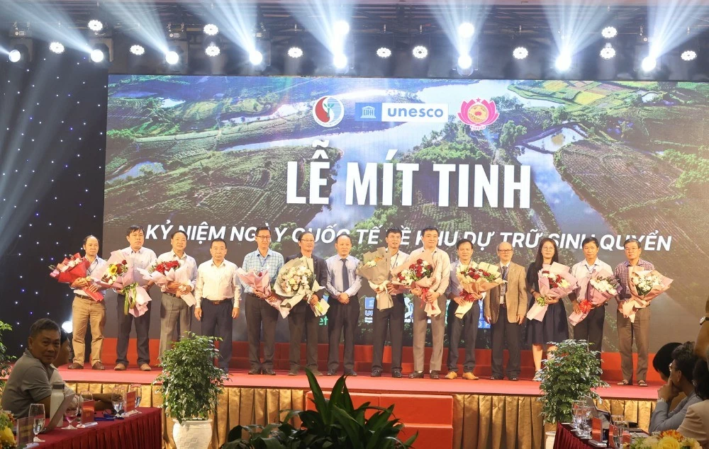 Chung tay xây dựng mô hình phát triển bền vững tại các Khu dự trữ sinh quyển Việt Nam Chung tay xây dựng mô hình phát triển bền vững tại các Khu dự trữ sinh quyển Việt Nam