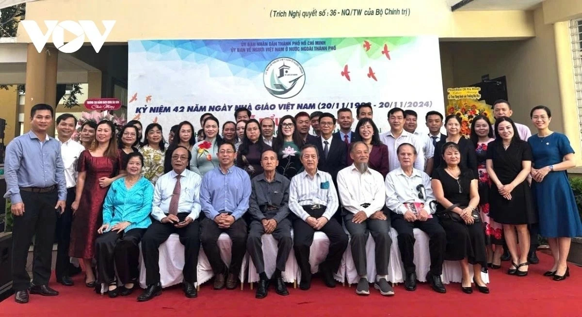 Các đại biểu chụp ảnh lưu niệm. (Ảnh: CTV Anh Thư) Các đại biểu chụp ảnh lưu niệm. (Ảnh: CTV Anh Thư)