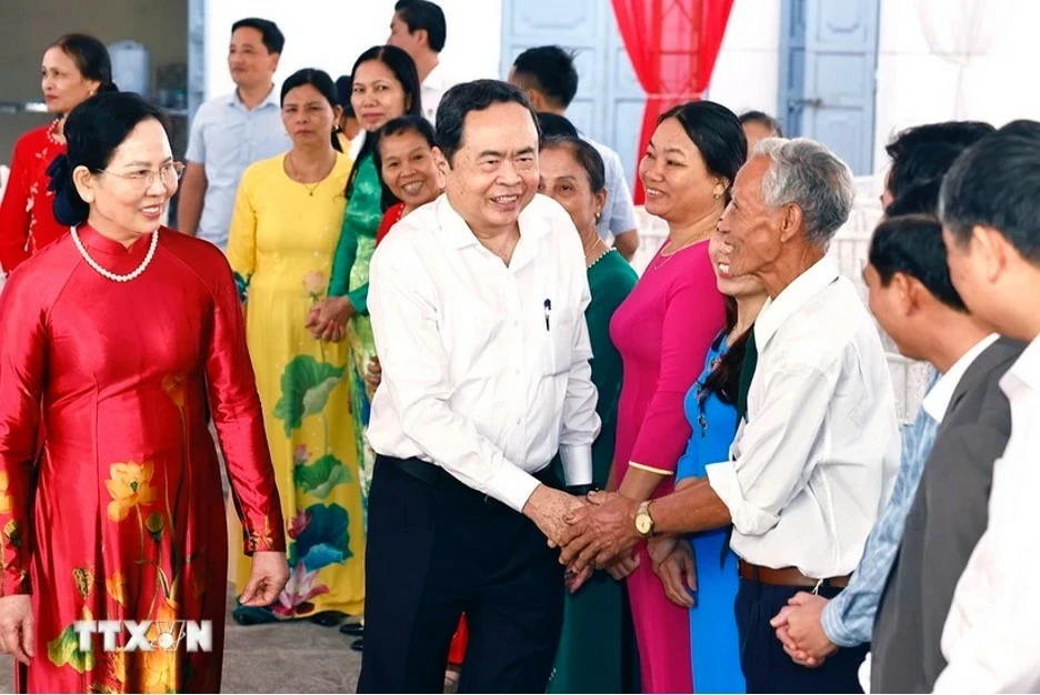 Chủ tịch Quốc hội Trần Thanh Mẫn dự Ngày hội Đại đoàn kết toàn dân tộc tại Hà Nam Chủ tịch Quốc hội Trần Thanh Mẫn dự Ngày hội Đại đoàn kết toàn dân tộc tại Hà Nam