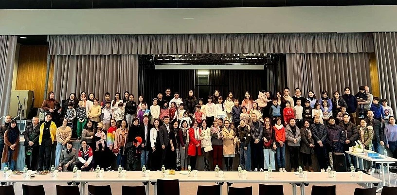 Khai giảng Lớp tiếng Việt dành cho học sinh người Việt, gốc Việt tại Frankfurt Khai giảng Lớp tiếng Việt dành cho học sinh người Việt, gốc Việt tại Frankfurt