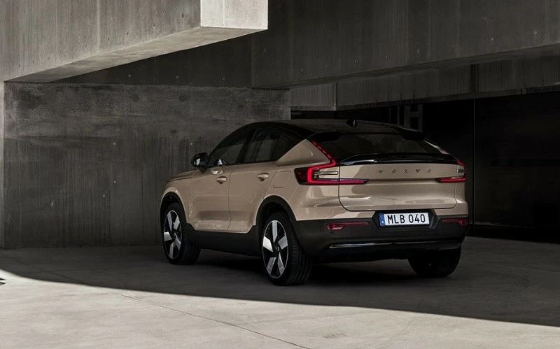 Volvo EC40 lộ trang bị trước ngày ra mắt tại Việt Nam, giá dự kiến 1,8 tỷ đồng Volvo EC40 lộ trang bị trước ngày ra mắt tại Việt Nam, giá dự kiến 1,8 tỷ đồng