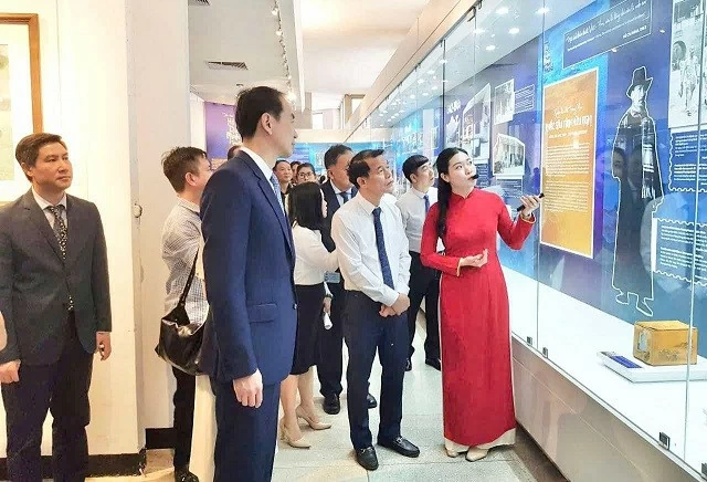 Xác định các chuẩn mực trong hành vi ứng xử của người làm công tác di sản văn hóa Xác định các chuẩn mực trong hành vi ứng xử của người làm công tác di sản văn hóa