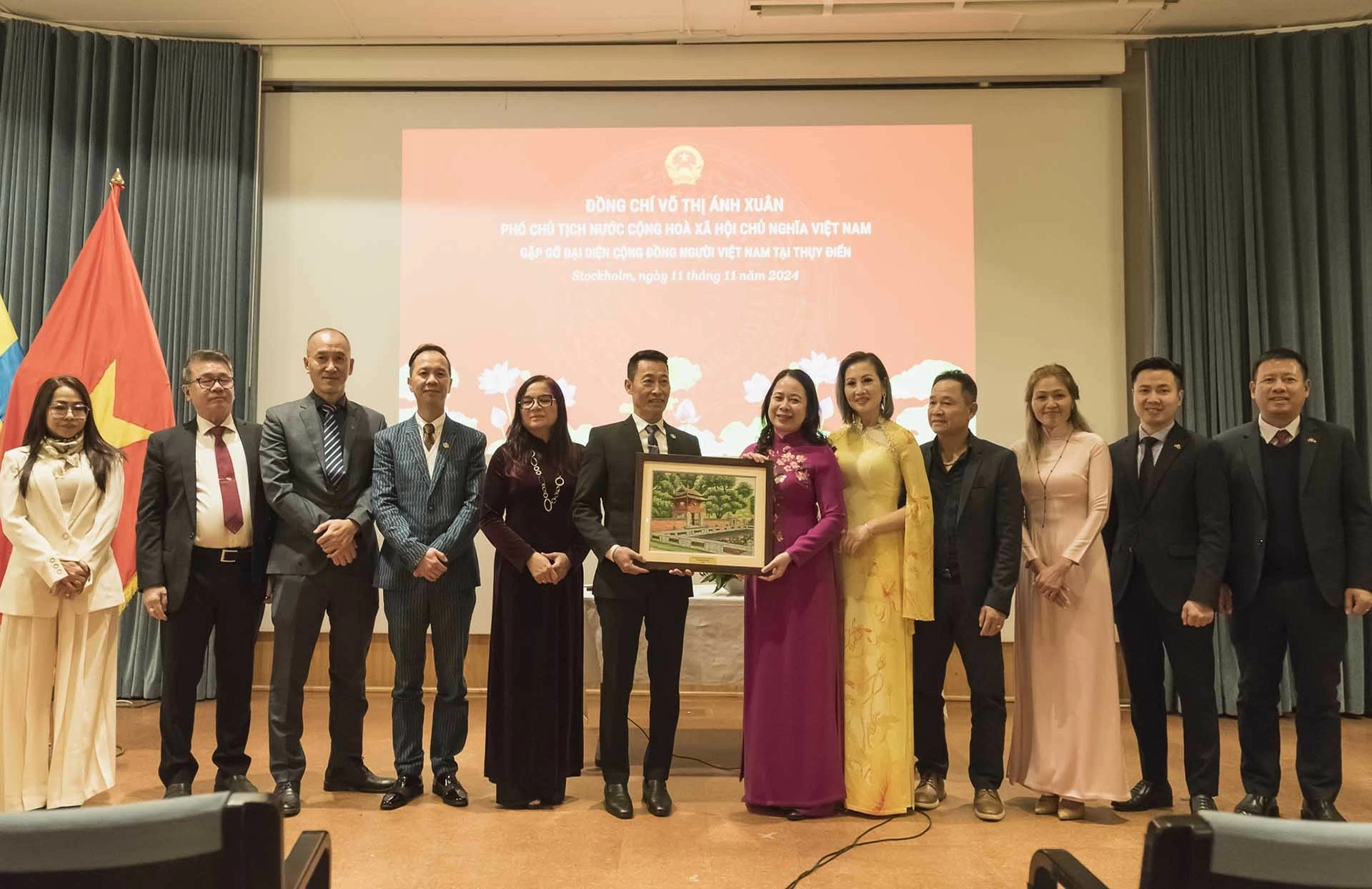 Cộng đồng người Việt Nam tại Thụy Điển chung sức đồng lòng đóng góp vào sự phát triển của quê hương Cộng đồng người Việt Nam tại Thụy Điển chung sức đồng lòng đóng góp vào sự phát triển của quê hương