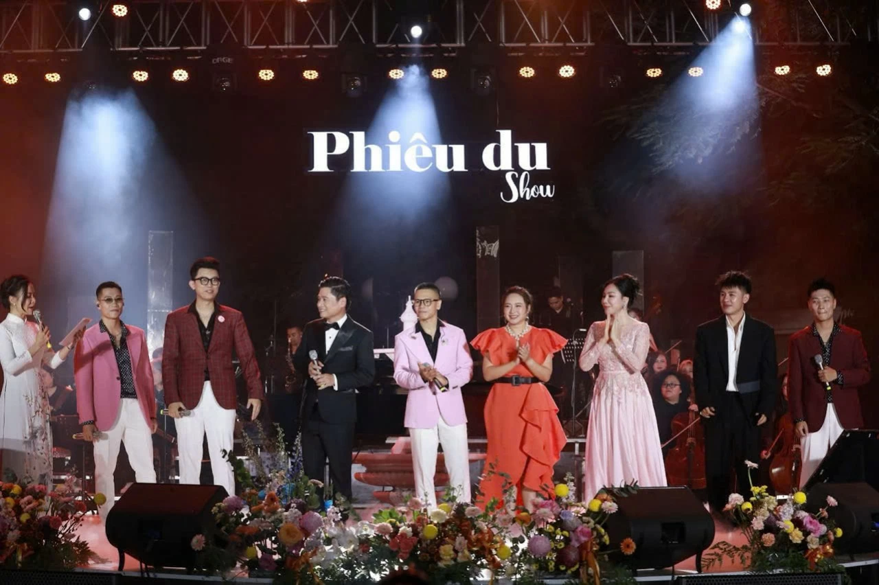 Phiêu Du show: Mang màu sắc âm nhạc đương đại qua từng sự kiện giàu cảm xúc Phiêu du show: Mang màu sắc âm nhạc đương đại qua từng sự kiện giàu cảm xúc