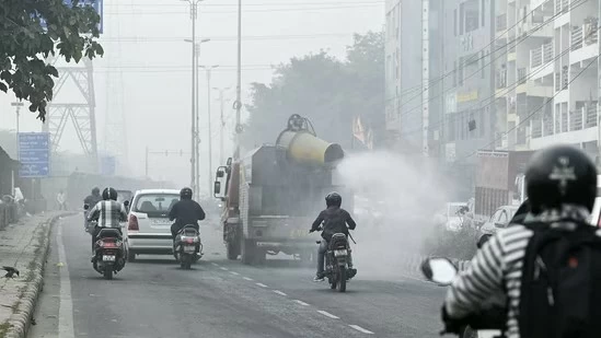 Ấn Độ: Thủ đô Delhi mờ mịt do ô nhiễm không khí nghiêm trọng Ấn Độ: Thủ đô Delhi mờ mịt do ô nhiễm không khí nghiêm trọng