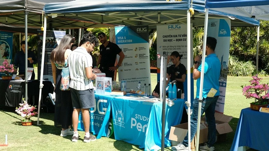 Xuân Quê hương đến sớm với kiều bào và bạn bè quốc tế ở Tây Australia Xuân Quê hương đến sớm với kiều bào và bạn bè quốc tế ở Tây Australia