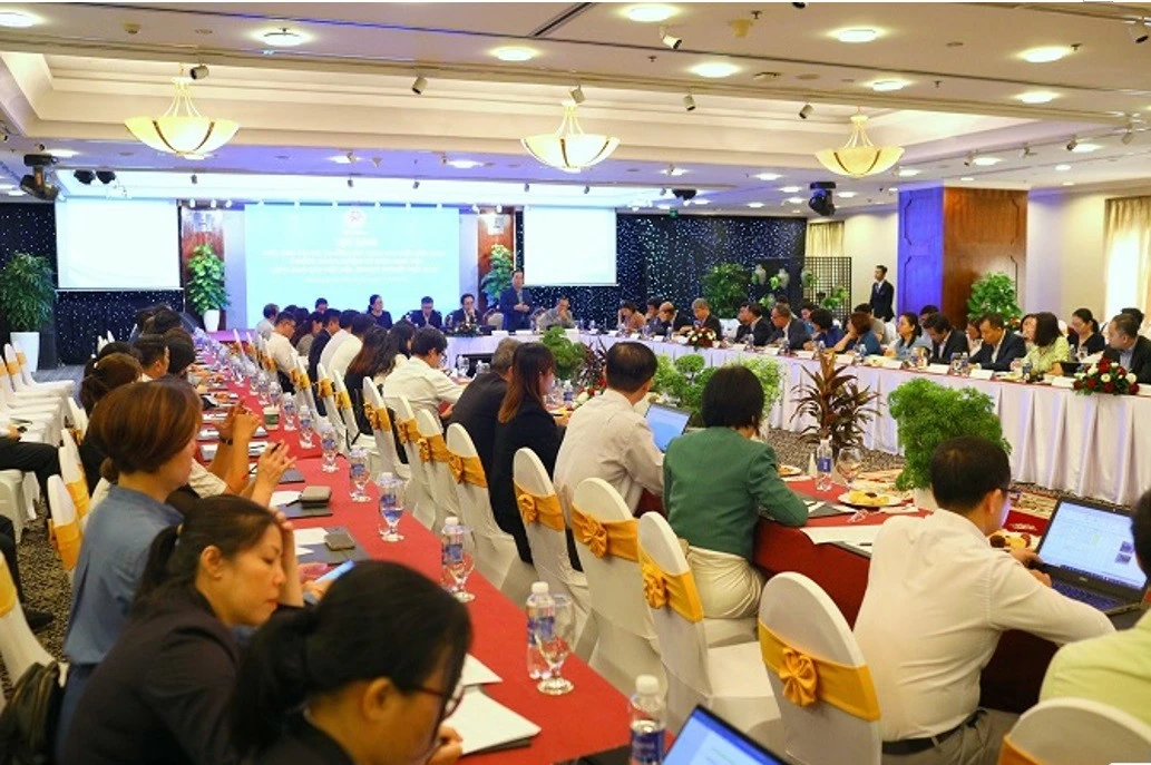 Toàn cảnh Toạ đàm gặp gỡ đoàn Trưởng cơ quan đại diện và các doanh nghiệp. Toàn cảnh Toạ đàm gặp gỡ đoàn Trưởng cơ quan đại diện và các doanh nghiệp.