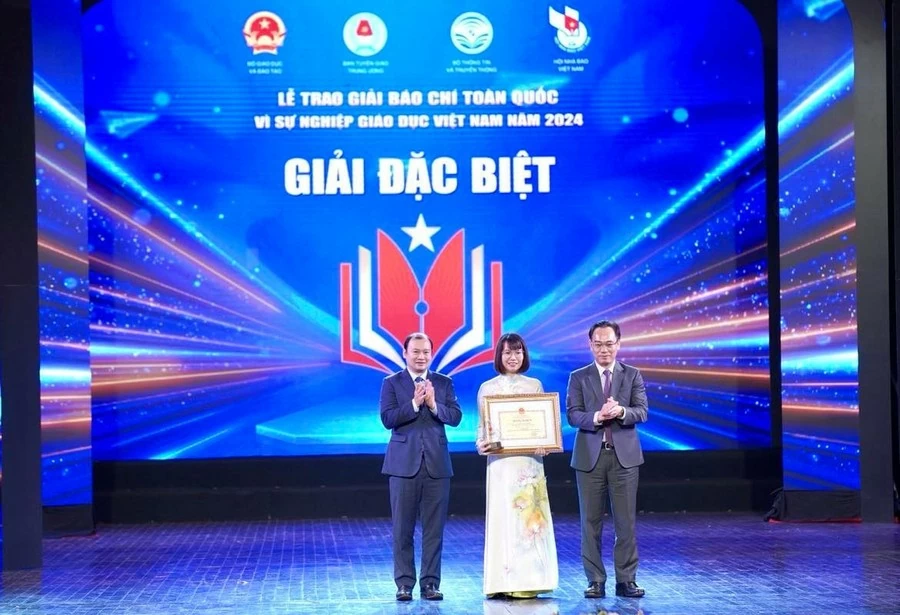 Báo Thế giới và Việt Nam đoạt giải Báo chí vì sự nghiệp giáo dục 2024 Báo Thế giới và Việt Nam đoạt giải Báo chí vì sự nghiệp giáo dục 2024